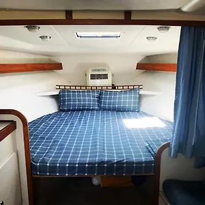  Bateau-hôtel Cozy Private Two Yacht In Barcelona With Free Parking